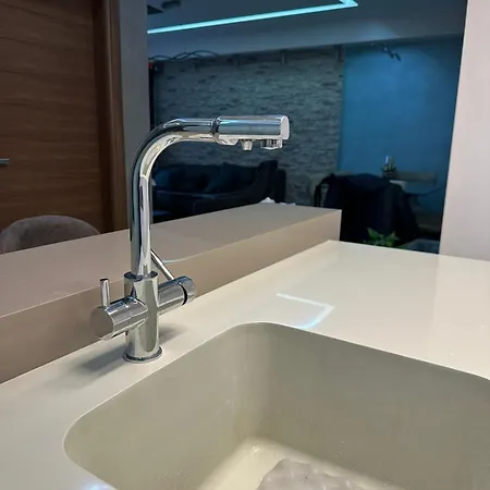 Luxury 2 Bedrooms, Near Center & East Gate Mall Apartamento