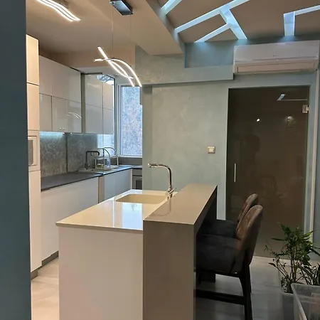 Luxury 2 Bedrooms, Near Center & East Gate Mall Apartamento Escópia