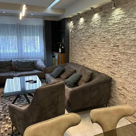 Luxury 2 Bedrooms, Near Center & East Gate Mall