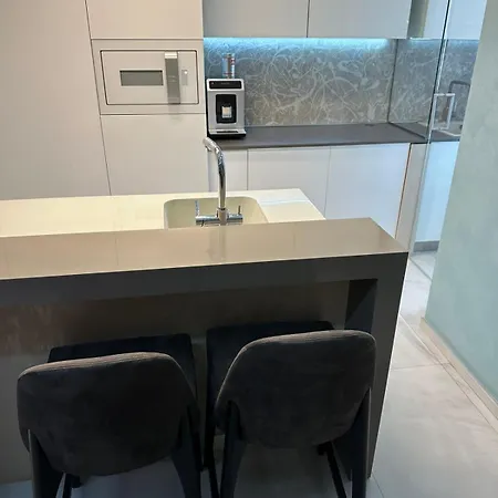 Apartamento Luxury 2 Bedrooms, Near Center & East Gate Mall Escópia