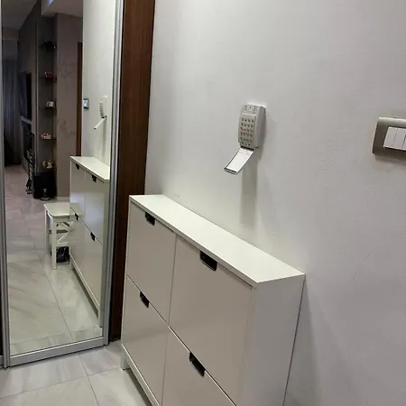 Luxury 2 Bedrooms, Near Center & East Gate Mall Apartamento *