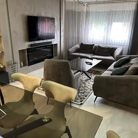 Luxury 2 Bedrooms, Near Center & East Gate Mall Apartamento Escópia