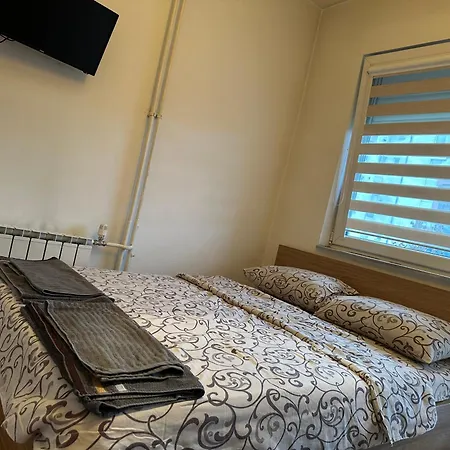 Luxury 2 Bedrooms, Near Center & East Gate Mall Apartamento Escópia