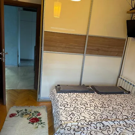 Apartamento Luxury 2 Bedrooms, Near Center & East Gate Mall Escópia